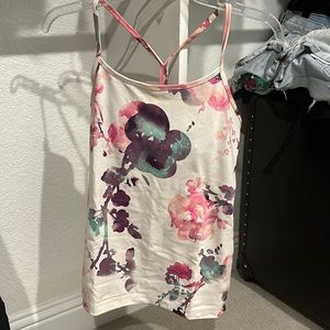 Lululemon tank size 6 floral
